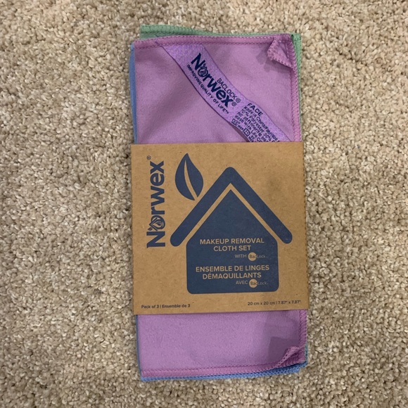 Norwex Make Up Removal Cloth Set - Picture 2 of 2